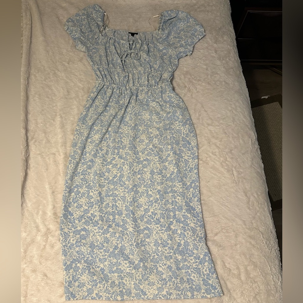 pretty blue and white floral maxi dress
